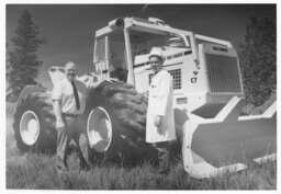 Restoration of a 'Tree Farmer C7D log skidder'
