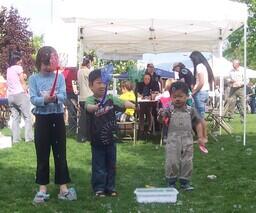 2006 peace walk children playing with bubbles #1