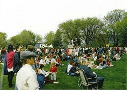Group gathers at Riverside park