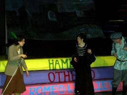 Goodnight Desdemona, Good Morning Juliet production photo 01