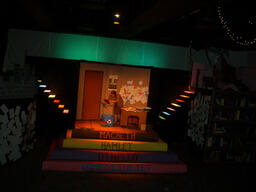 Goodnight Desdemona, Good Morning Juliet production photo 09